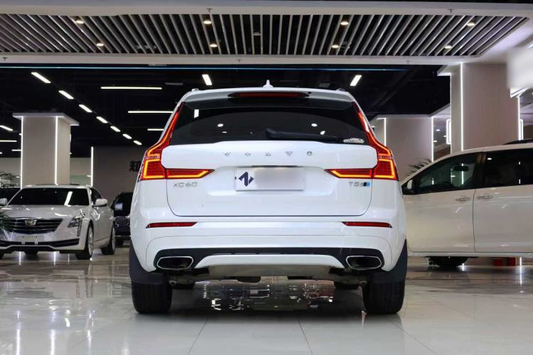 Used Volvo XC60 2018 T5 4x4 Smart & Sporty Edition Exterior 5