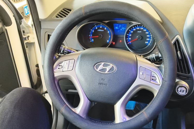 Used Hyundai ix35 2015 2.0L Automatic 2WD Smart Version China V Standard
