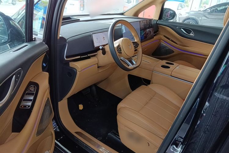 Used VOYAH Dream 2025 PHEV Four-Wheel-Drive Flagship Kunpeng Edition Driver Seat