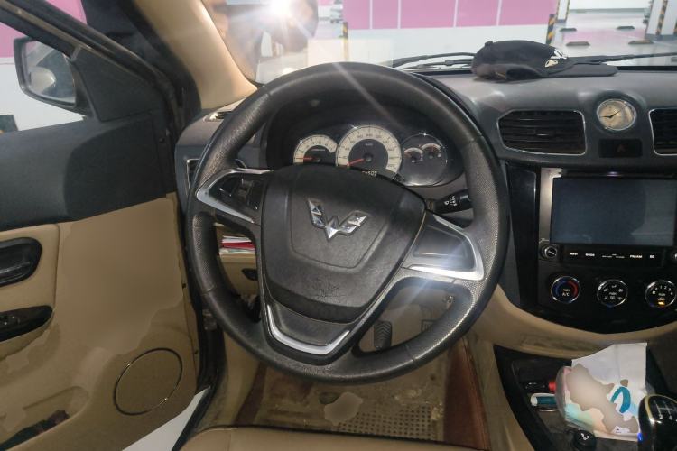 Used Wuling Hongguang 2014 1.5L S Luxury Model