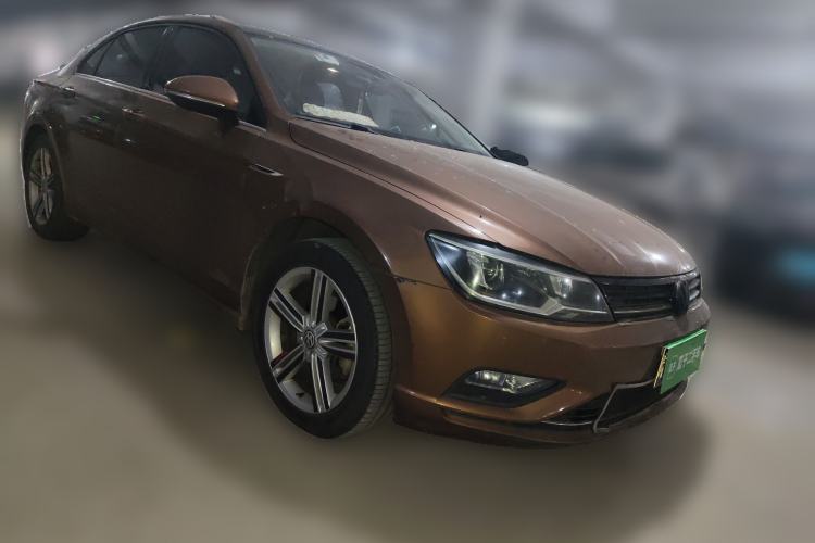 Used Volkswagen Lamando 2017 230TSI Manual Trend Edition Front Right 45 Deg