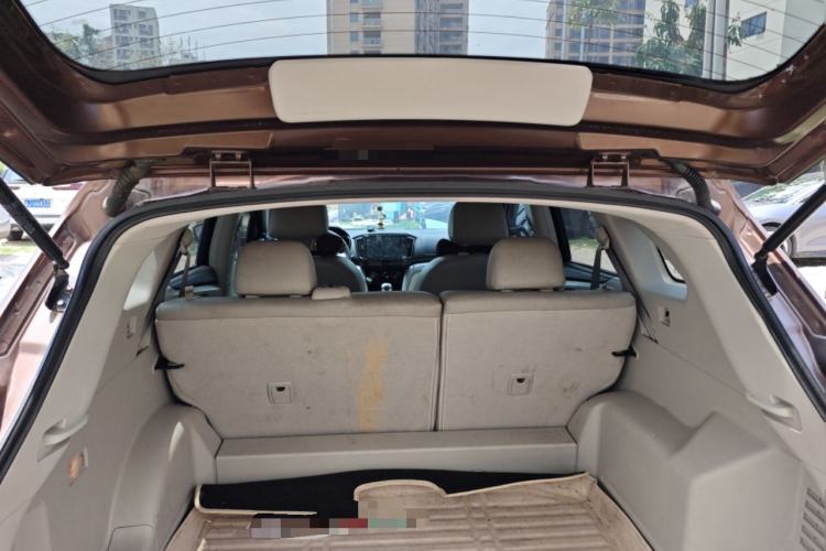 Used Venucia T70 2016 2.0L CVT Smart Choice Edition Trunk