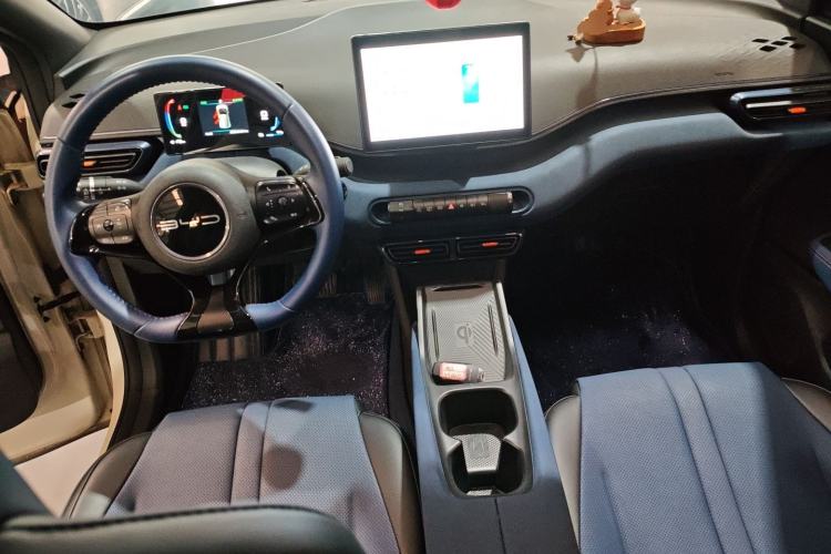 Used BYD Seagull 2024 Honor Edition 405km Flying Version Center Console