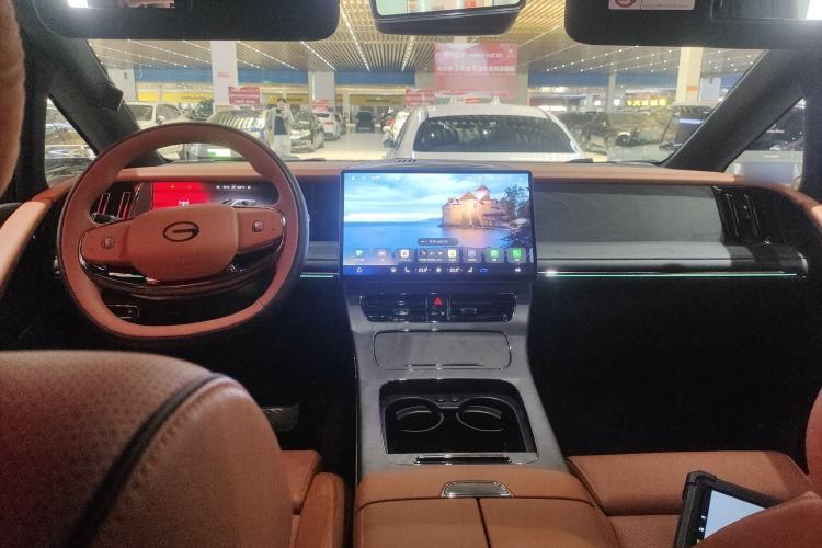 Used GAC Trumpchi Xiangwang M8 2025 Kunkun Series Ultra First-Class Cabin