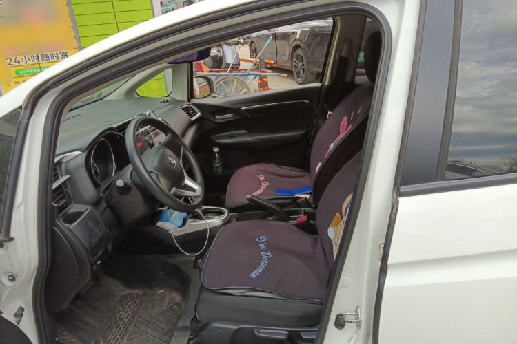 Used Honda Fit 2014 1.5L SE CVT Fashion Model Left Front Seat