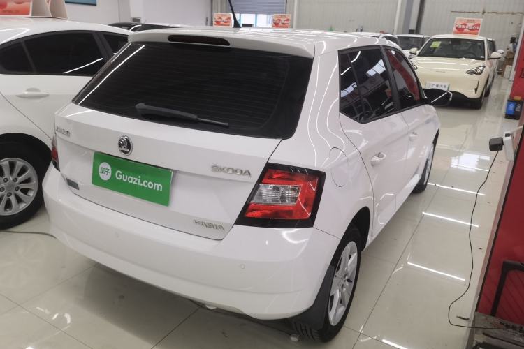Used Skoda Fabia 2016 1.4L Automatic Car Enjoy Edition
