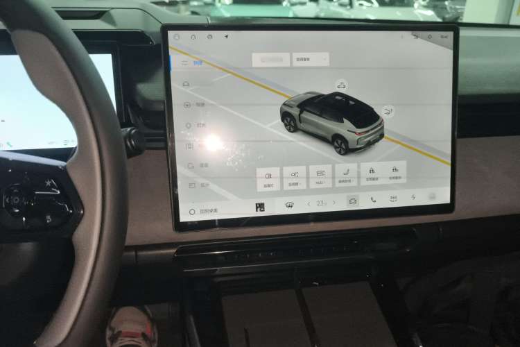 Used Lynk & Co 08 EM-P 2023 120km Long-Range Halo