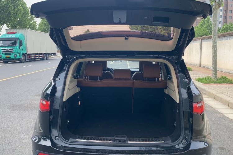 Used Zotye T700 2017 1.8T Dual-Clutch Prestige Model Trunk