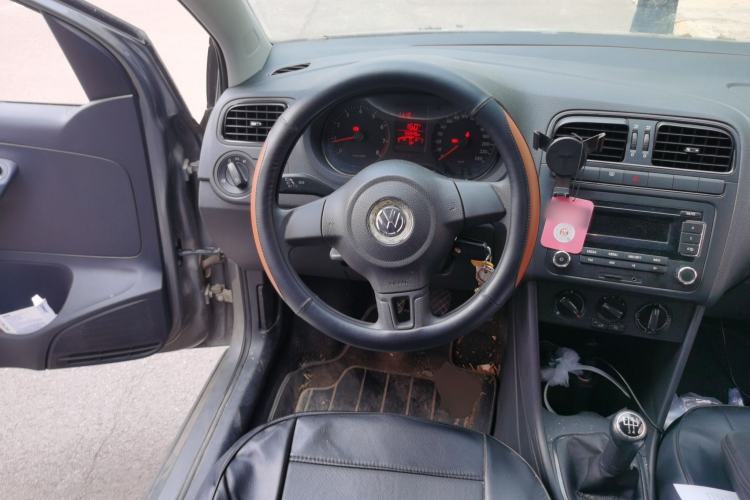 Used Volkswagen Polo 2013 1.4L Manual Fashion Edition Steering Wheel