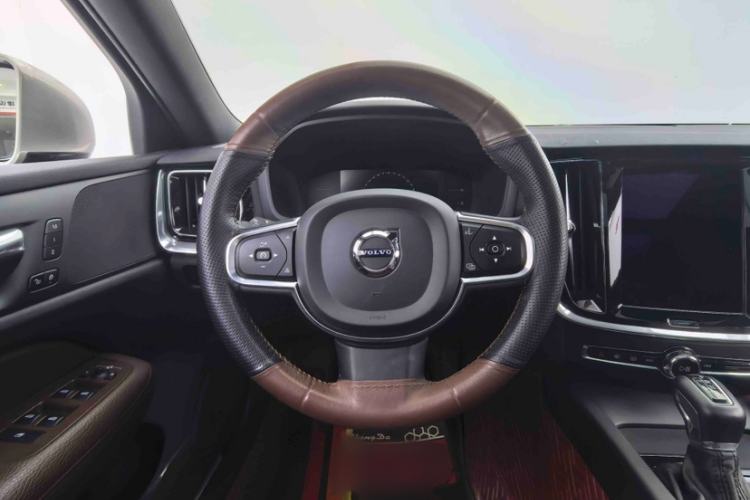 Used Volvo S60 2020 T4 Zhiyi Luxury Edition