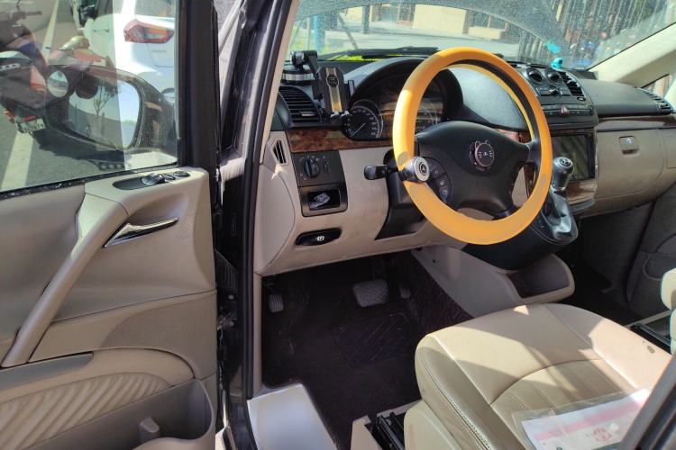 Used Mercedes-Benz Viano 2010 2.5L Luxury Edition
