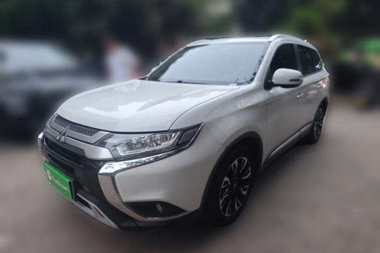 Used Mitsubishi Outlander 2019 2.0L Two-Wheel Drive Comfort Edition 7-Seater China VI Standard