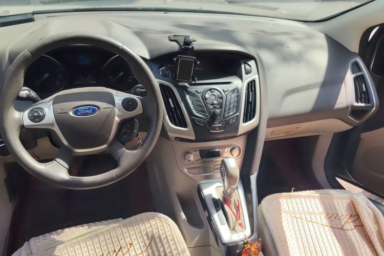 Used Ford Focus 2012 Sedan 1.6L Automatic Fashion Edition