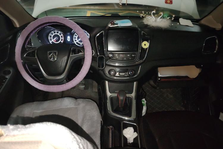 Used Baojun 560 2015 1.8L manual luxury version