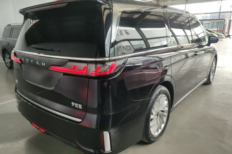 Used VOYAH Dream 2024 PHEV Extended-Range Premium Edition Rear Right 45 Deg