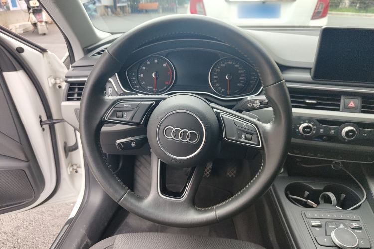 Used Audi A4L 2019 40 TFSI Ambition China VI