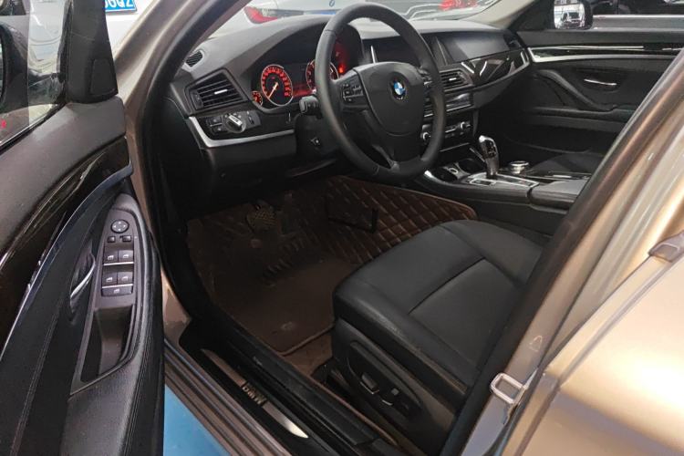 Used BMW 5 Series 2013 530Li Leading Model
