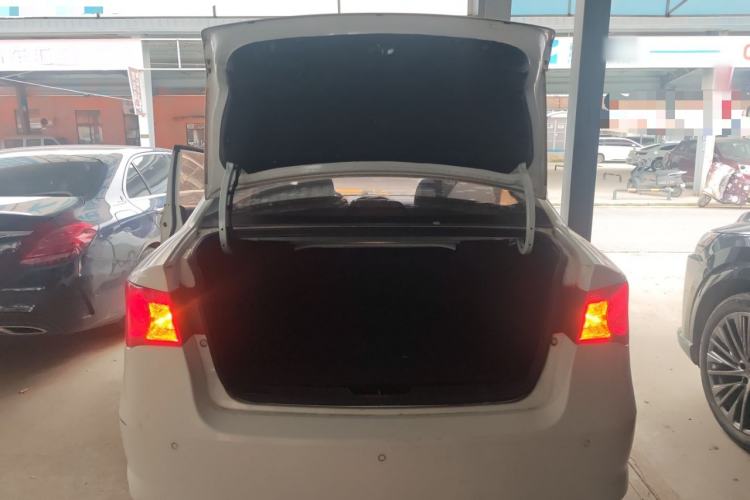 Used Roewe 350 2015 1.5L Automatic Luxury Sunroof Edition
