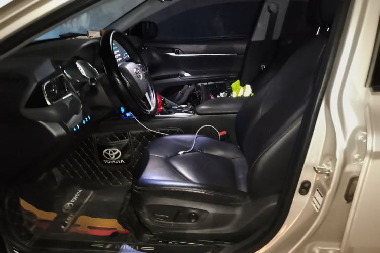 Used Toyota Camry 2021 2.0G Luxury Edition
