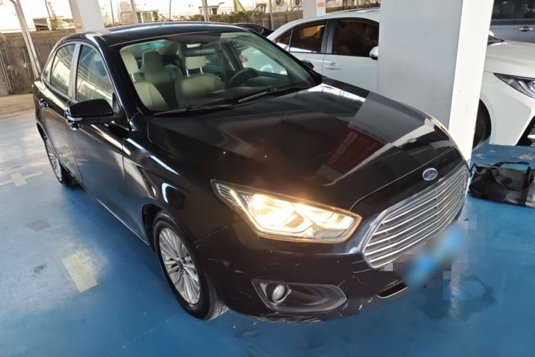 Used Ford Escort 2015 1.5L Manual Comfort Model Front Right 45 Deg