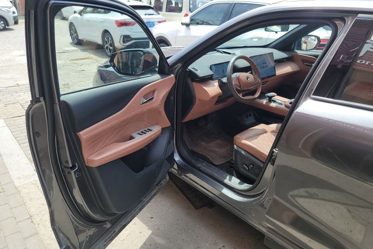 Used CHANGAN UNI-Z New Energy 2024 Blue Whale Smart Electric iDD 125km Beyond Edition
