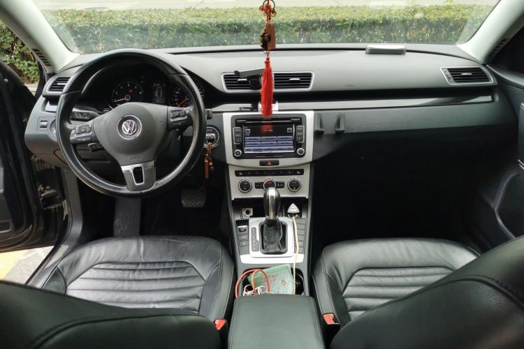 Used Volkswagen Magotan 2013 2.0 TSI Luxury Model Center Console