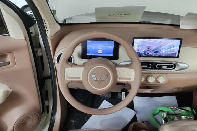 Used Wuling Hongguang MINIEV 2025 Four-Door Version Advanced Edition Steering Wheel