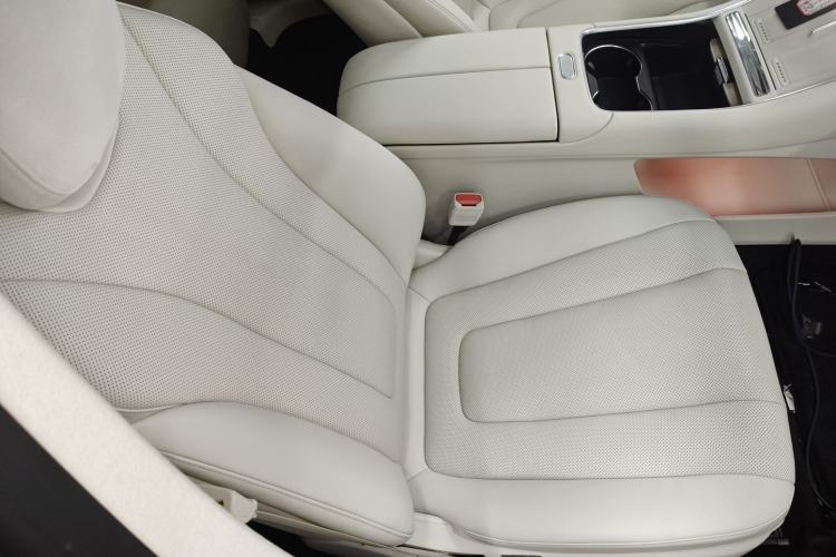 Used Hima Luxeed S7 2025 785 km Ultra