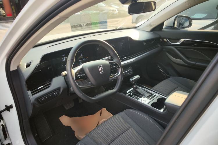 Used Bestune B70 2022 Third Generation 1.5T Automatic Enjoyment Version Center Console