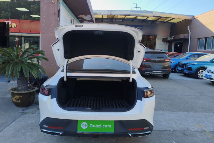 Used CHANGAN Eado DD 2023 Blue Whale NE 1.5T GDI DCT Luxury Edition Trunk