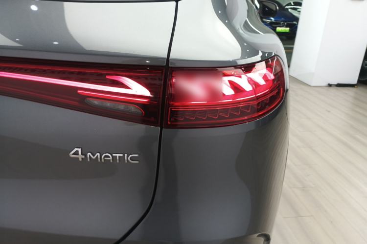 Used Mercedes-Benz EQS SUV 2023 450 4MATIC Pioneer Edition Right Rear Taillight