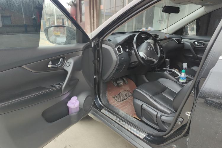 Used Nissan X-Trail 2014 2.0L CVT Comfort Edition 2WD Driver Seat