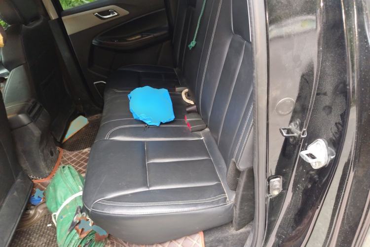 Used JMC Yuhu 7 2022 2.0T Manual Diesel Two-Wheel Drive Comfort Plus Long Wheelbase Left Rear Seat