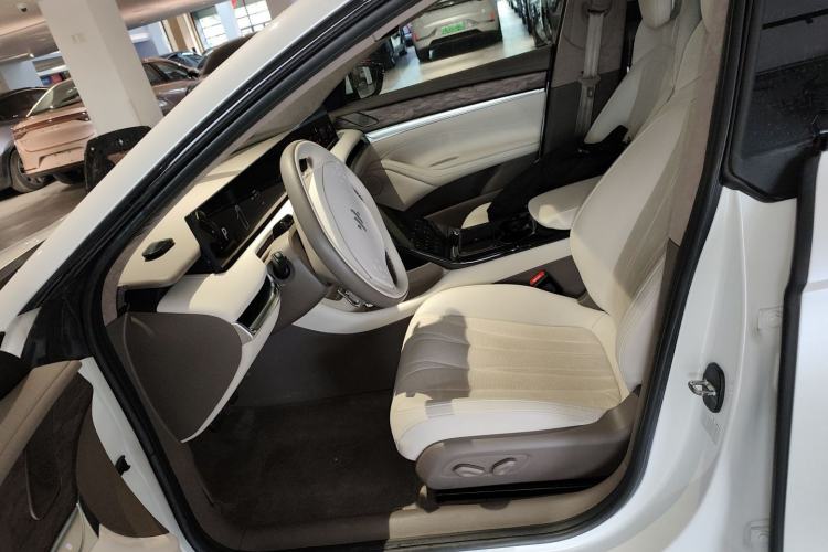 Used IM L7 2022 Dynamic Model Left Front Seat