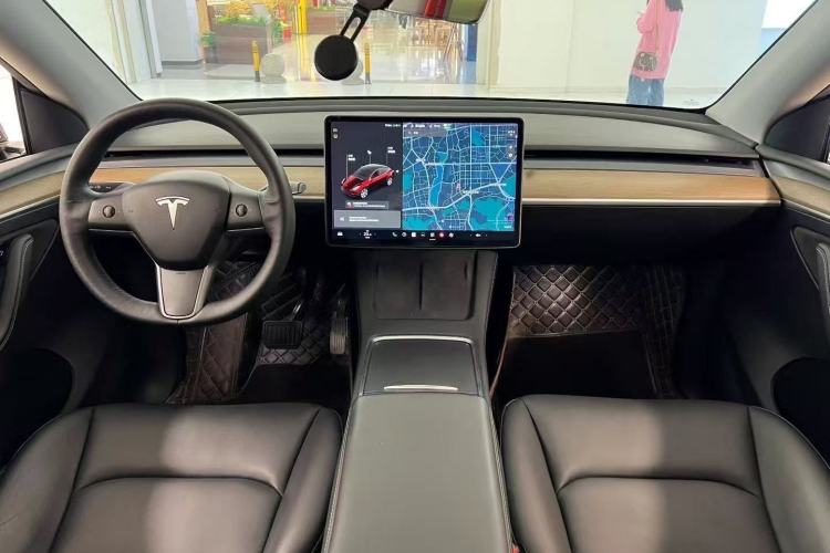 Used Tesla Model Y 2021 Long-Range All-Wheel-Drive Version
