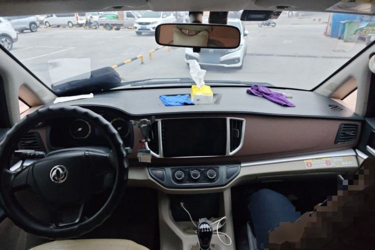 Used FORTHING Lingzhi 2019 Facelifted M5L 1.6L 9-Seater Base Model China VI Standard
