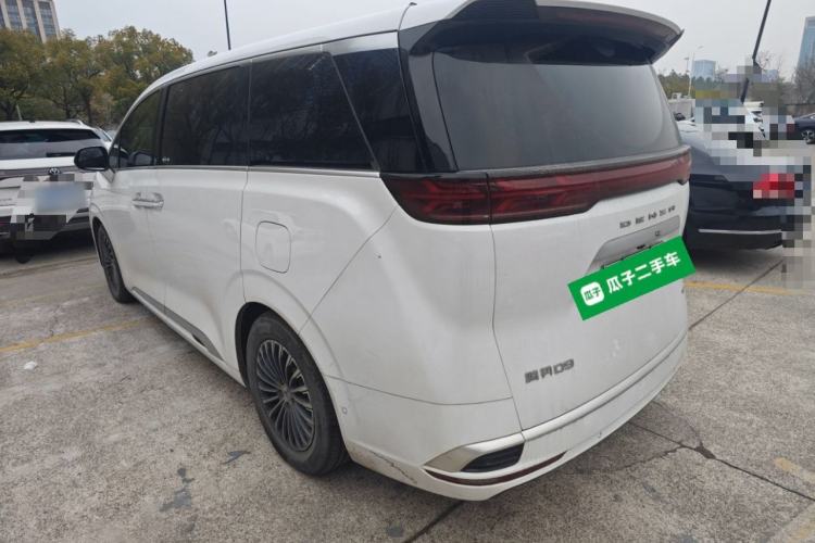 Used Denza D9 2024 DM-i 980 Four-Wheel Drive Flagship Model
