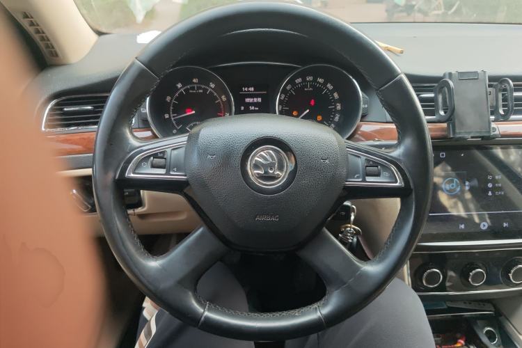 Used Skoda Superb 2013 1.8 TSI Manual MingShi Edition
