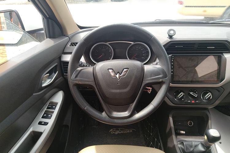 Used Wuling Hongguang 2018 1.5L S Comfort Model L2B
