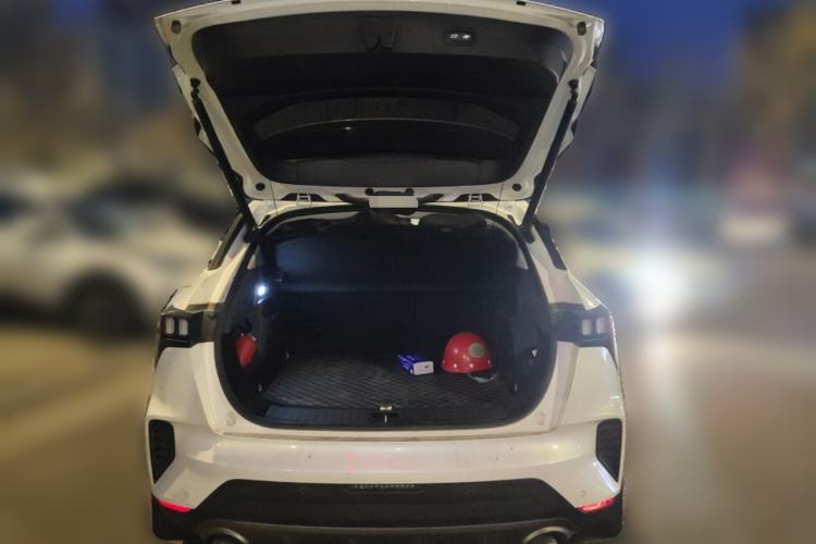 Used Lynk & Co 06 EM-P 2022 PHEV 84 km Range Pro Version Trunk