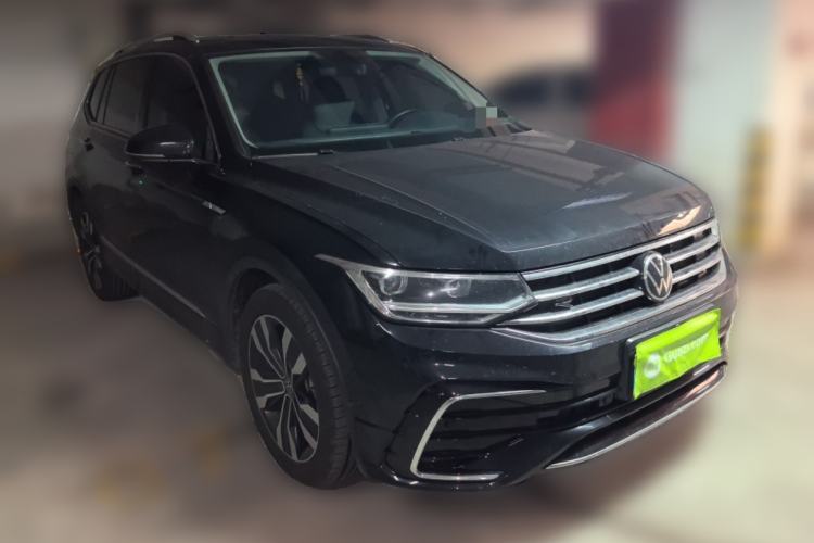 Used Volkswagen Tiguan L 2024 330TSI Automatic Two-Wheel Drive R-Line Enhanced Edition Front Right 45 Deg