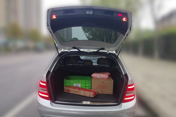 Used Mercedes-Benz C-Class 2011 C 200 Fashion Travel Edition Trunk