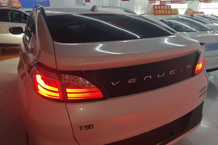 Used Venucia T90 2018 2.0L CVT Smart Connect Prestige Version China VI Standard
