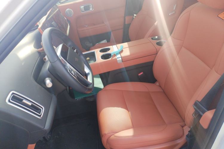 Used Li Auto L8 2025 Max Smart Refresh Edition
