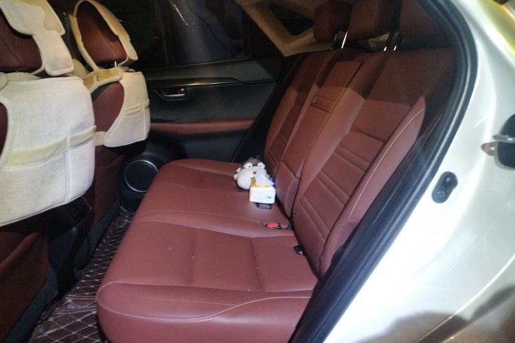 Used Lexus NX 2015 200T All-Wheel-Drive Fēngshàng Edition Left Rear Seat