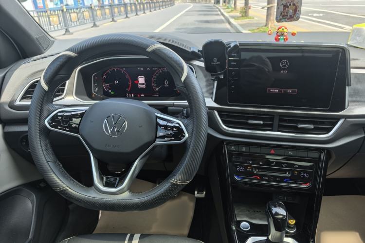 Used Volkswagen T-ROC 2023 300TSI DSG Two-Wheel-Drive Chen Guang Edition
