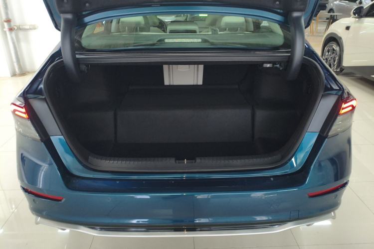 Used Honda Accord New Energy 2023 2.0L ePHEV Flagship Edition Trunk