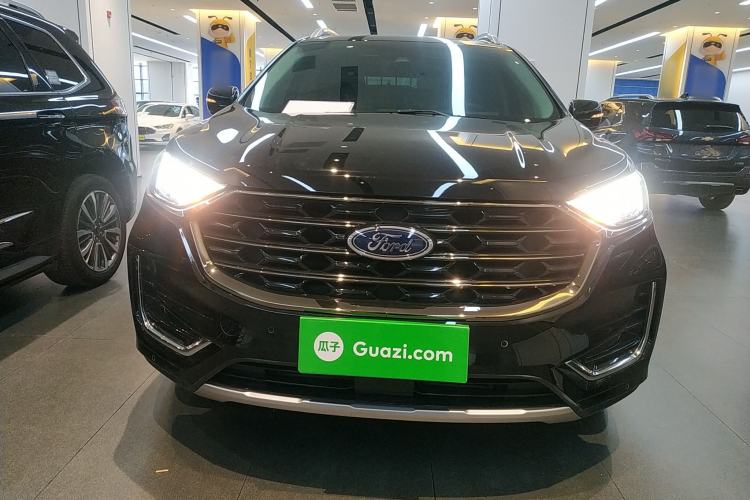 Used Ford Edge 2021 PLUS EcoBoost 245 Two-Wheel-Drive Titanium 7-Seater Front