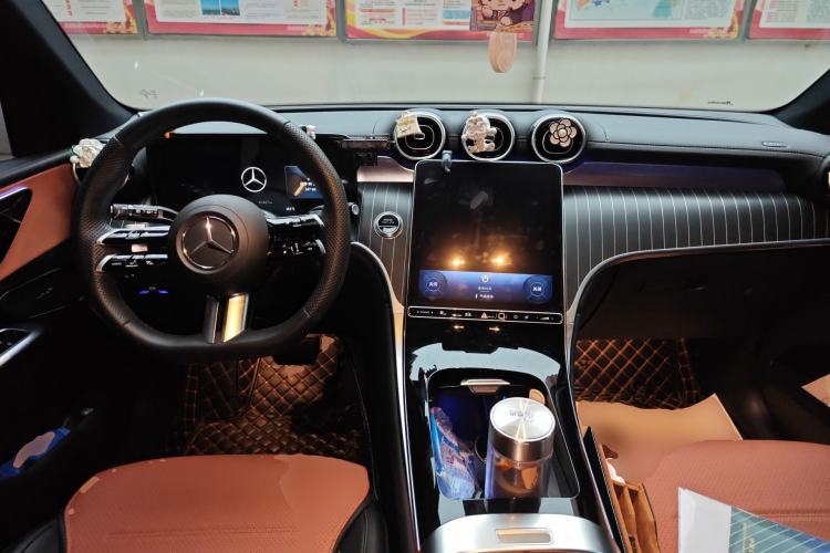 Used Mercedes-Benz GLC 2023 GLC 300 L 4MATIC Dynamic Edition 5-seater Center Console