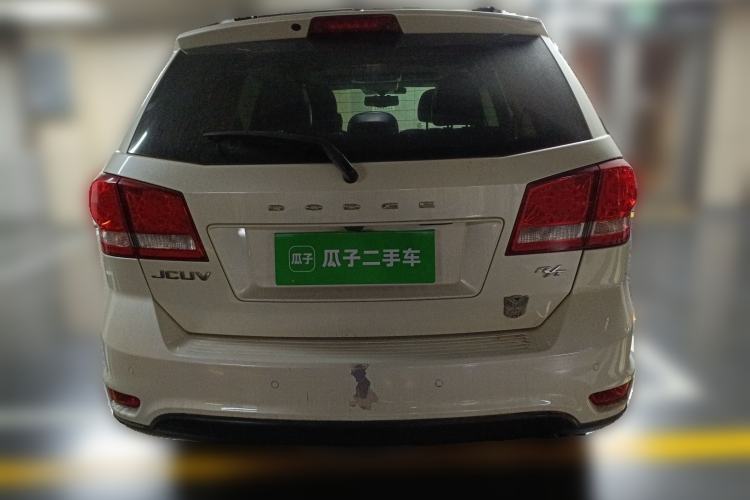 Used Dodge Journey 2013 2.4L Two-Wheel Drive Luxury Version Rear